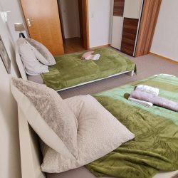 03a20756-eea8-4766-9da5-1d050fc6e438