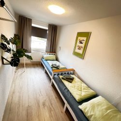 f2f63951-f082-4a0d-827a-86ec2ae792ac